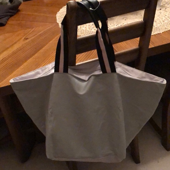 Victoria Secret - Picture 2 of 2